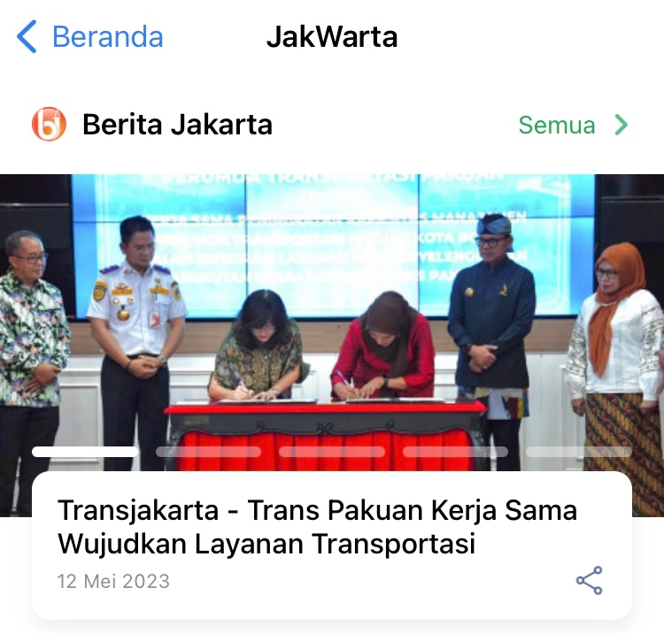 The Jakarta News slider in the JakWarta feature contains the latest news about Jakarta which is integrated with the Beritajakarta information service channel.