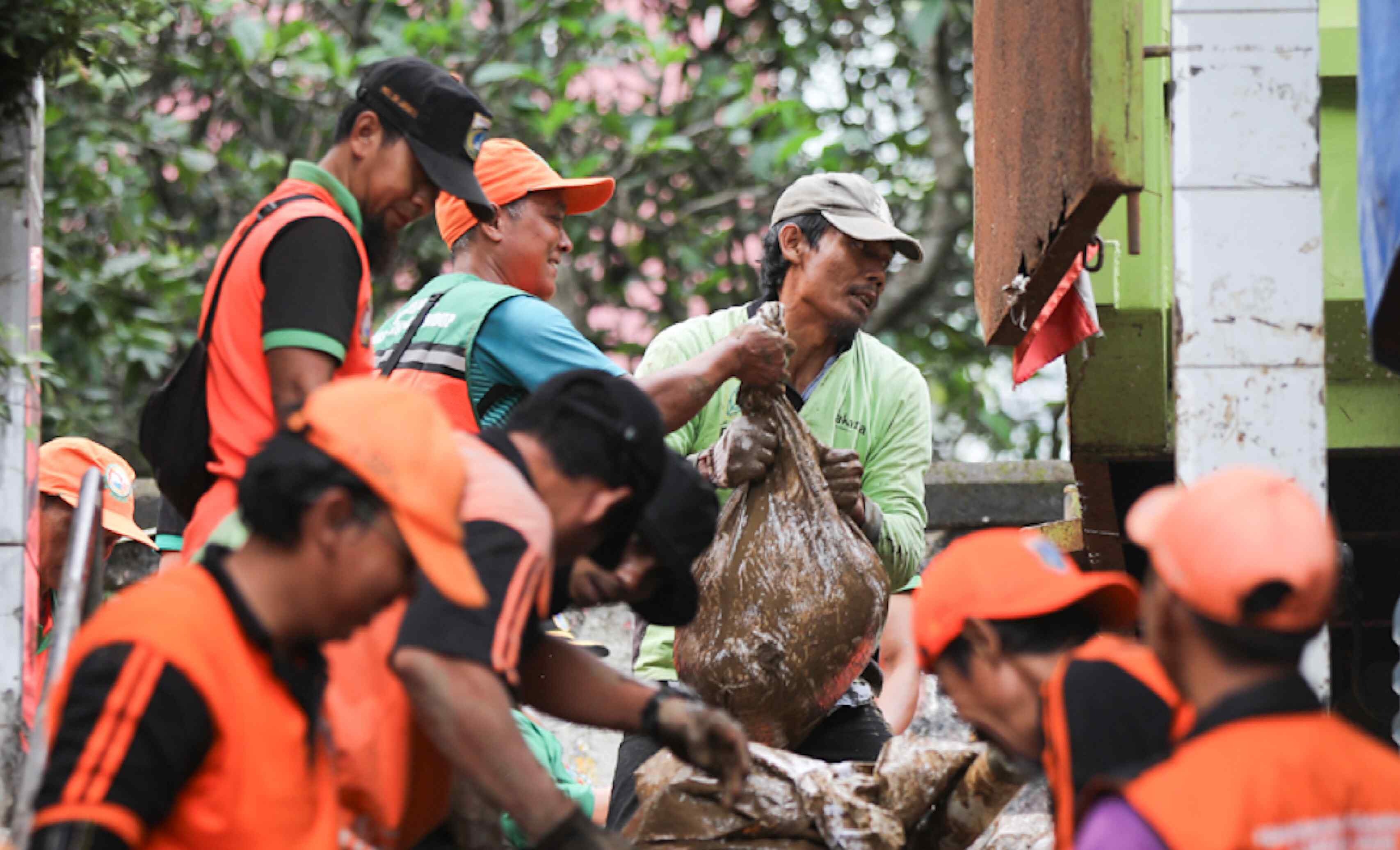 Seperti apa laporan warga Jakarta pada Januari–Juni 2025? Simak data terbaru Cepat Respon Masyarakat (CRM) dan kategori laporan terbanyaknya!