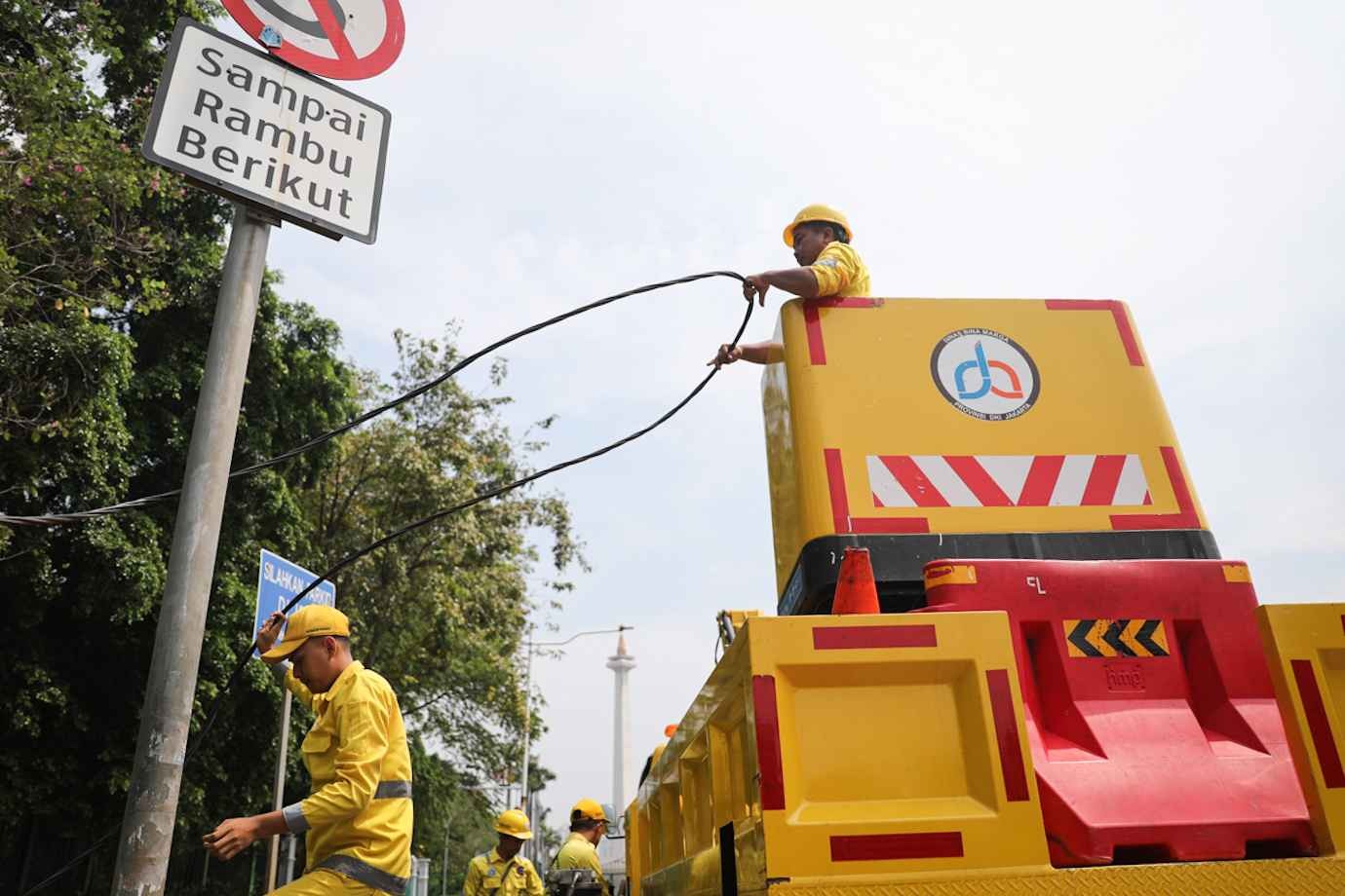 JAKI PJU Penerangan Jalan Umum